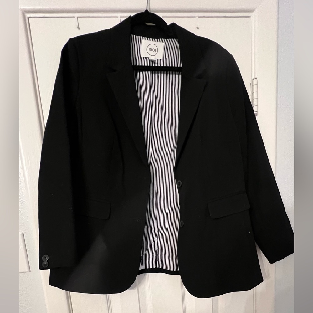 1901 Soild Black Blazer